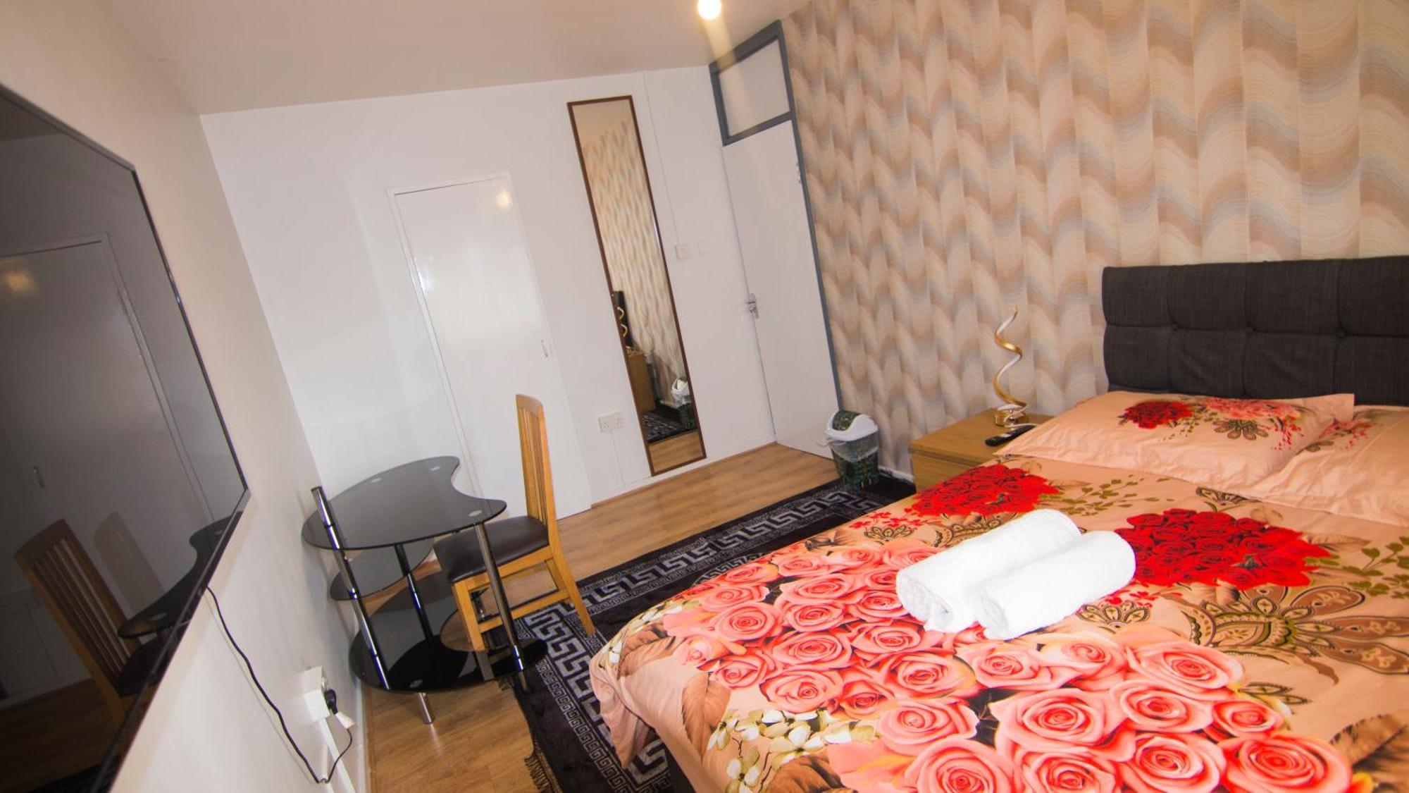 Birmingham City Centre Lovely Family Gateway מראה חיצוני תמונה